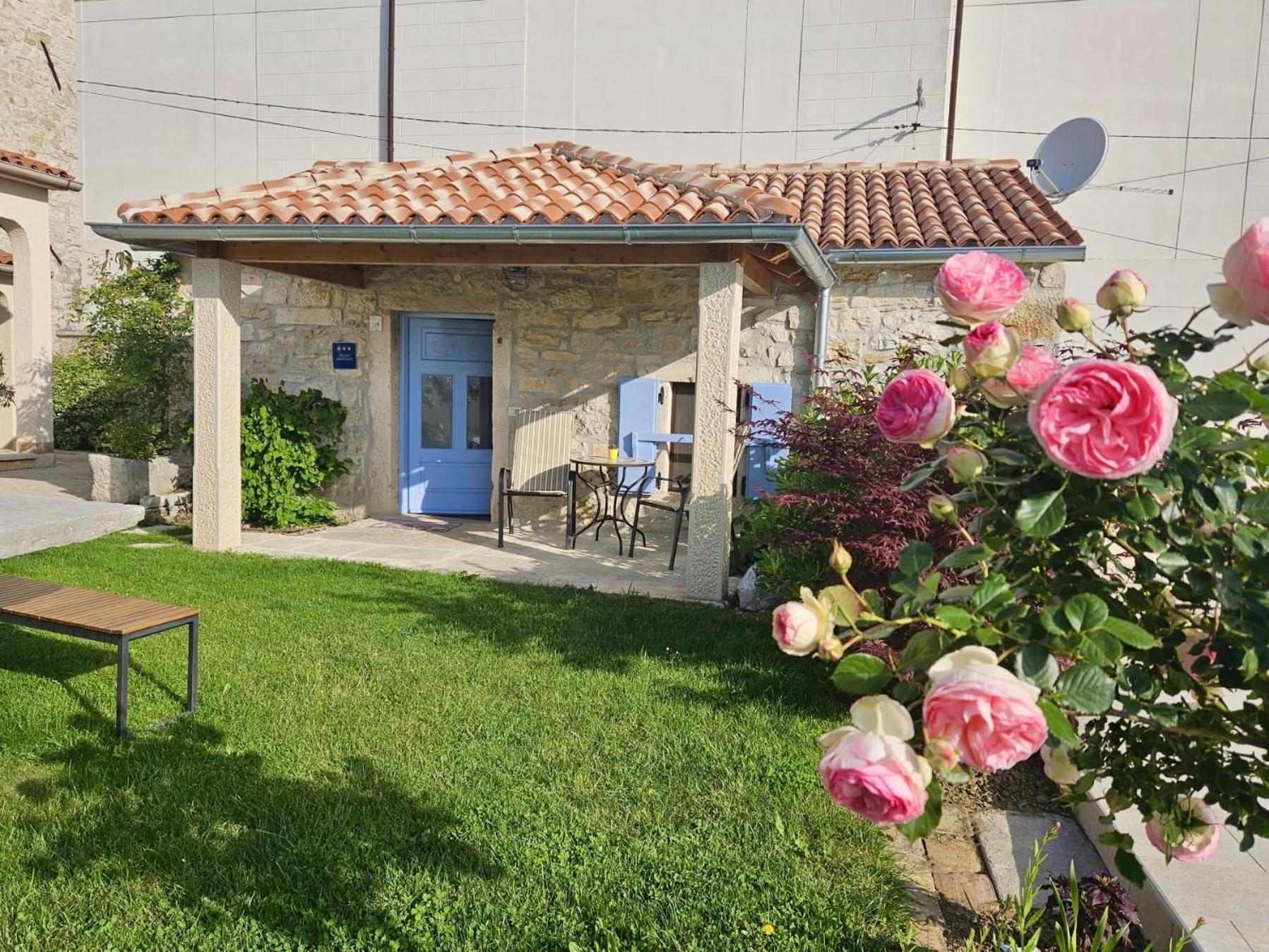 Rural Apartments Ritossa Vizinada Bagian luar foto